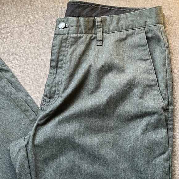 Volcom Corpo Class Men's Pants Size 36 - Picture 2 of 8